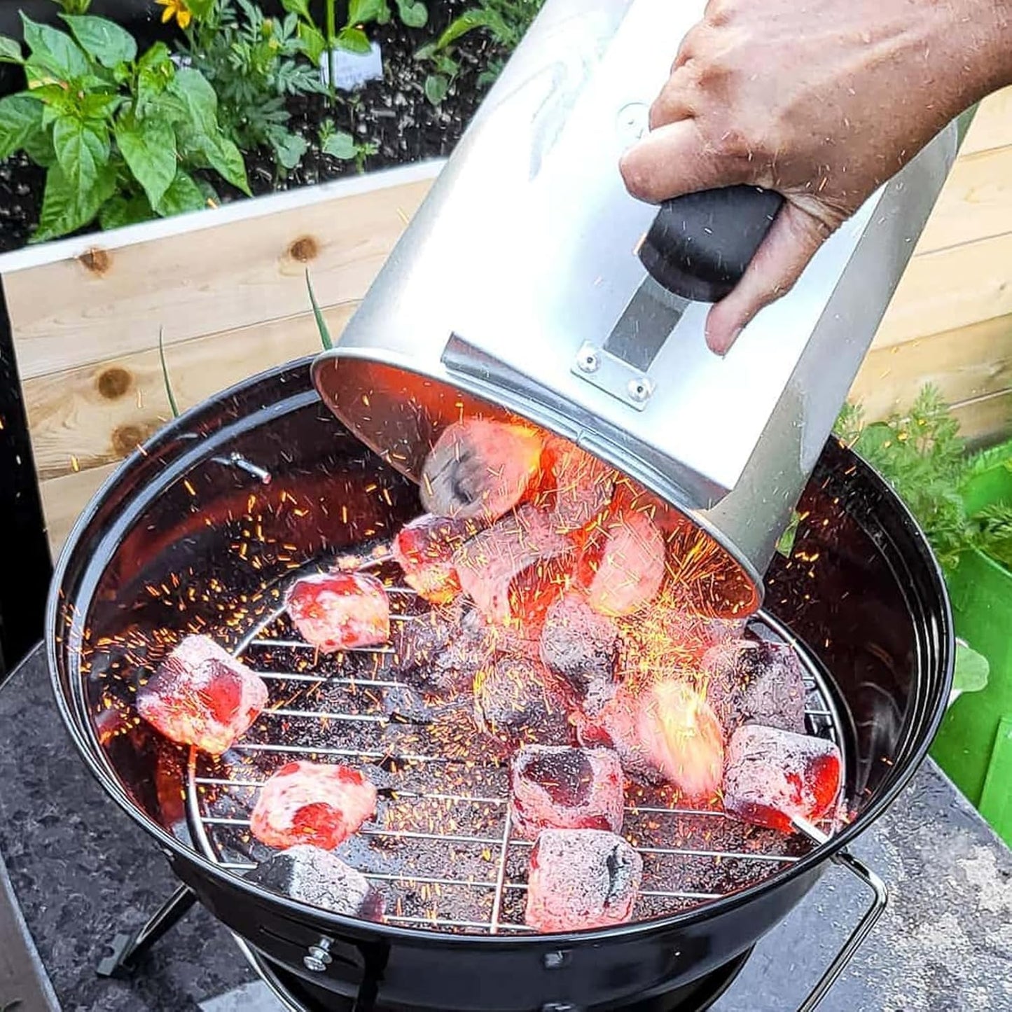 Molten Creek® Barbecue Grill BBQ Portable Charcoal Cooking Grill, Efficient Heat Distribution, Compact and Lightweight BBQ, Outdoor Round Patio UK, 33cm
